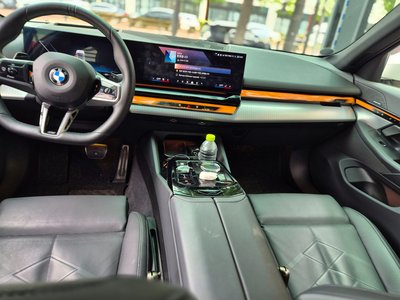2023 BMW 5 SERIES — фото 10