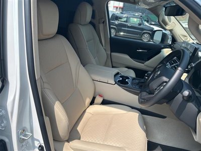 2024 Toyota LAND CRUISER 300 — миниатюра 33