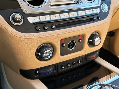 ROLLS ROYCE GHOST 2011 thumbnail 37