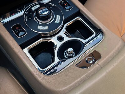 ROLLS ROYCE GHOST 2011 thumbnail 40