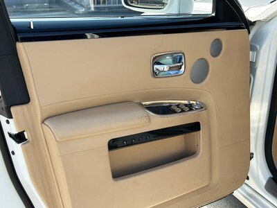 ROLLS ROYCE GHOST 2011 thumbnail 47