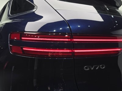 2021 Genesis GV70 photo 10