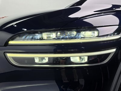 2021 Genesis GV70 photo 9