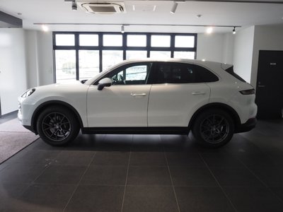 صورة 2 لـ 2025 Porsche CAYENNE