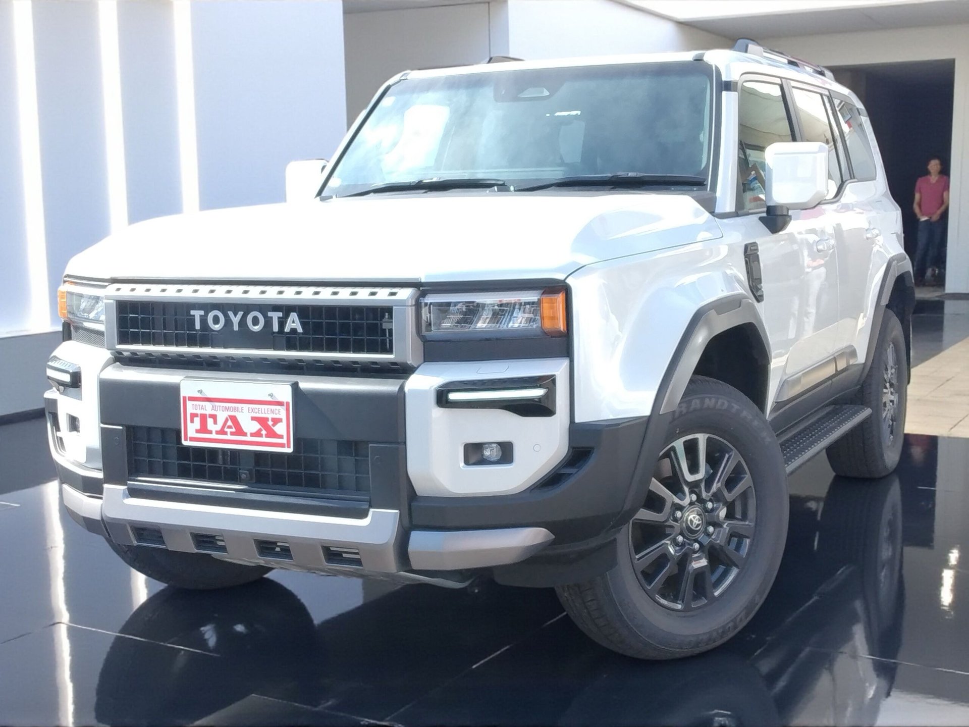 TOYOTA LAND CRUISER 250 - View 1