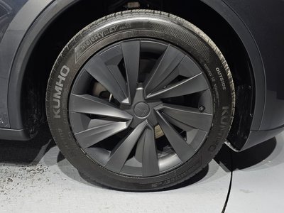 TESLA MODEL Y - 8