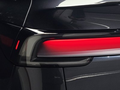 TESLA MODEL Y - 10