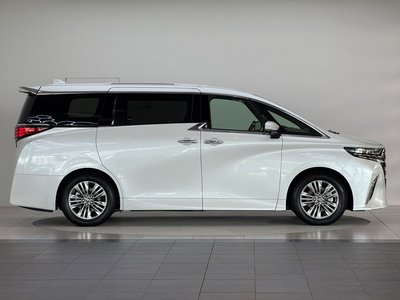 2026 Toyota ALPHARD — фото 8