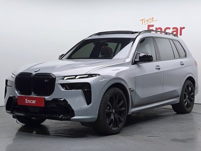 2025 BMW X7 照片 1