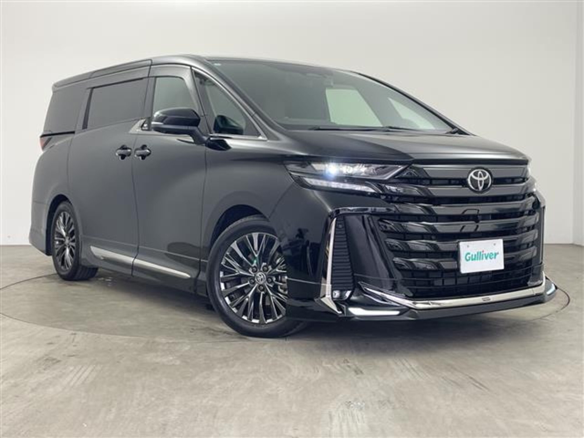 TOYOTA VELLFIRE - View 1