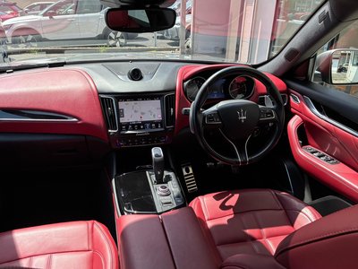 2021 Maserati LEVANTE — фото 11