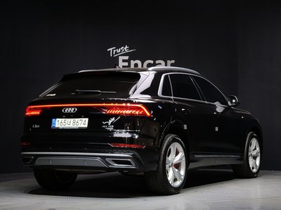 AUDI Q8 - 4