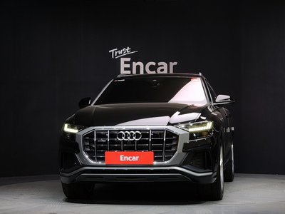 AUDI Q8 - 2
