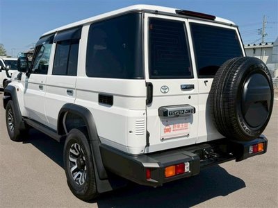 TOYOTA LAND CRUISER 70 - 10