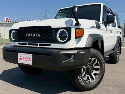 TOYOTA LAND CRUISER 70 - 5