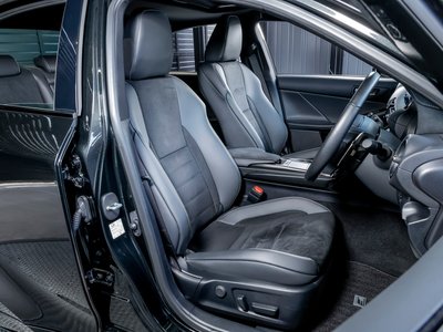 2024 Lexus IS 缩略图 16