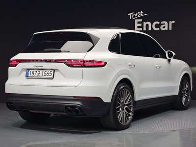 PORSCHE CAYENNE - 4