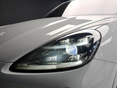 PORSCHE CAYENNE - 9