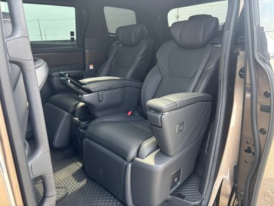 2025 Toyota ALPHARD — миниатюра 17
