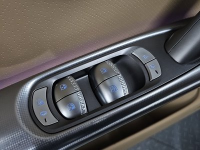 2021 Genesis GV60 — миниатюра 30