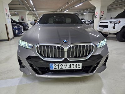 BMW 5 SERIES - 1