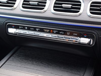 2025 Mercedes-BENZ GLE — миниатюра 24