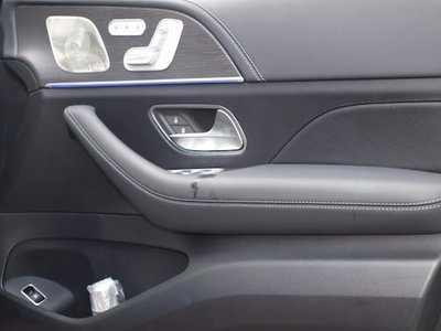 2025 Mercedes-BENZ GLE — миниатюра 13