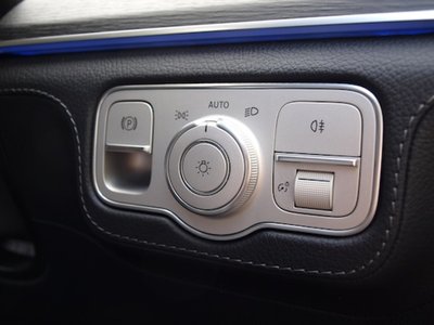2025 Mercedes-BENZ GLE — миниатюра 18