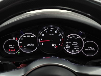 PORSCHE CAYENNE - 8