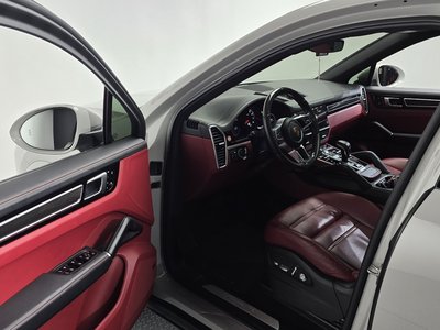 PORSCHE CAYENNE - 10