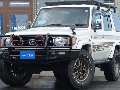 TOYOTA LAND CRUISER 70