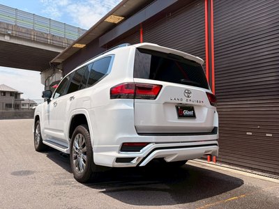 TOYOTA LAND CRUISER 300 - 5