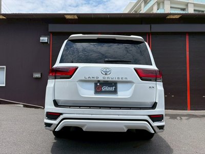 TOYOTA LAND CRUISER 300 - 9