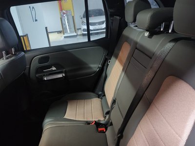 MERCEDES-BENZ EQB - 8