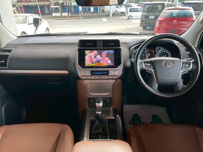 TOYOTA LAND CRUISER PRADO - 8