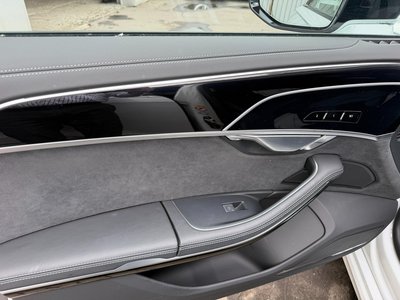 2022 AUDI A8 — миниатюра 19