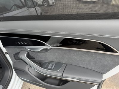 2022 AUDI A8 — миниатюра 30
