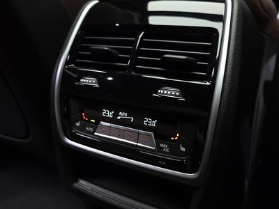 2025 BMW X6 — миниатюра 33