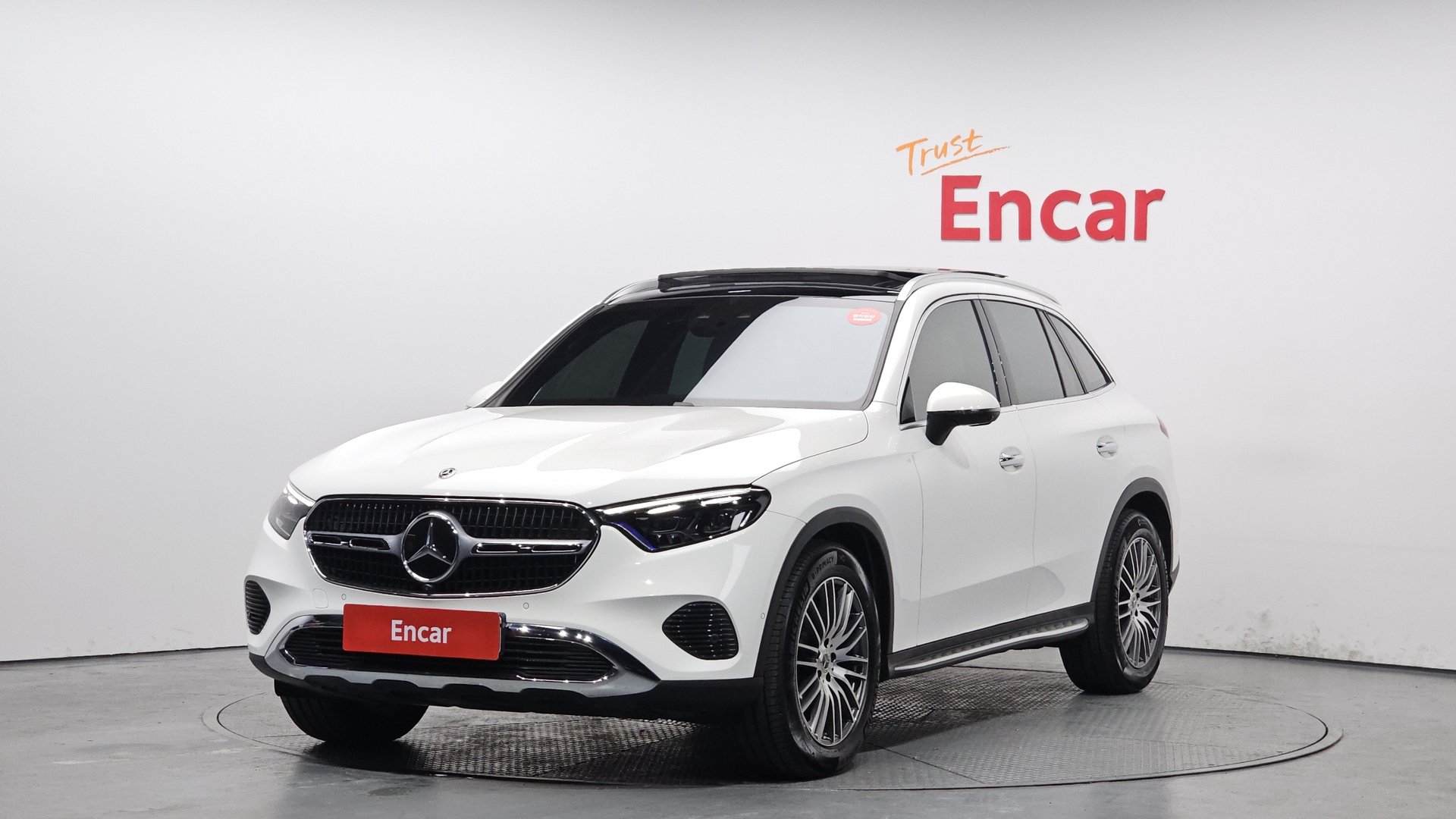 MERCEDES-BENZ GLC - View 1