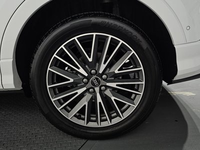2025 AUDI Q3 photo 8