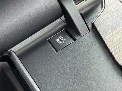 TOYOTA LAND CRUISER - 9