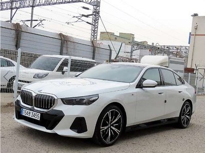 BMW 5 SERIES - 5