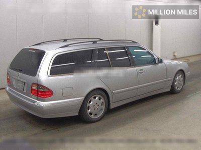 MERCEDES-BENZ E-CLASS - 5