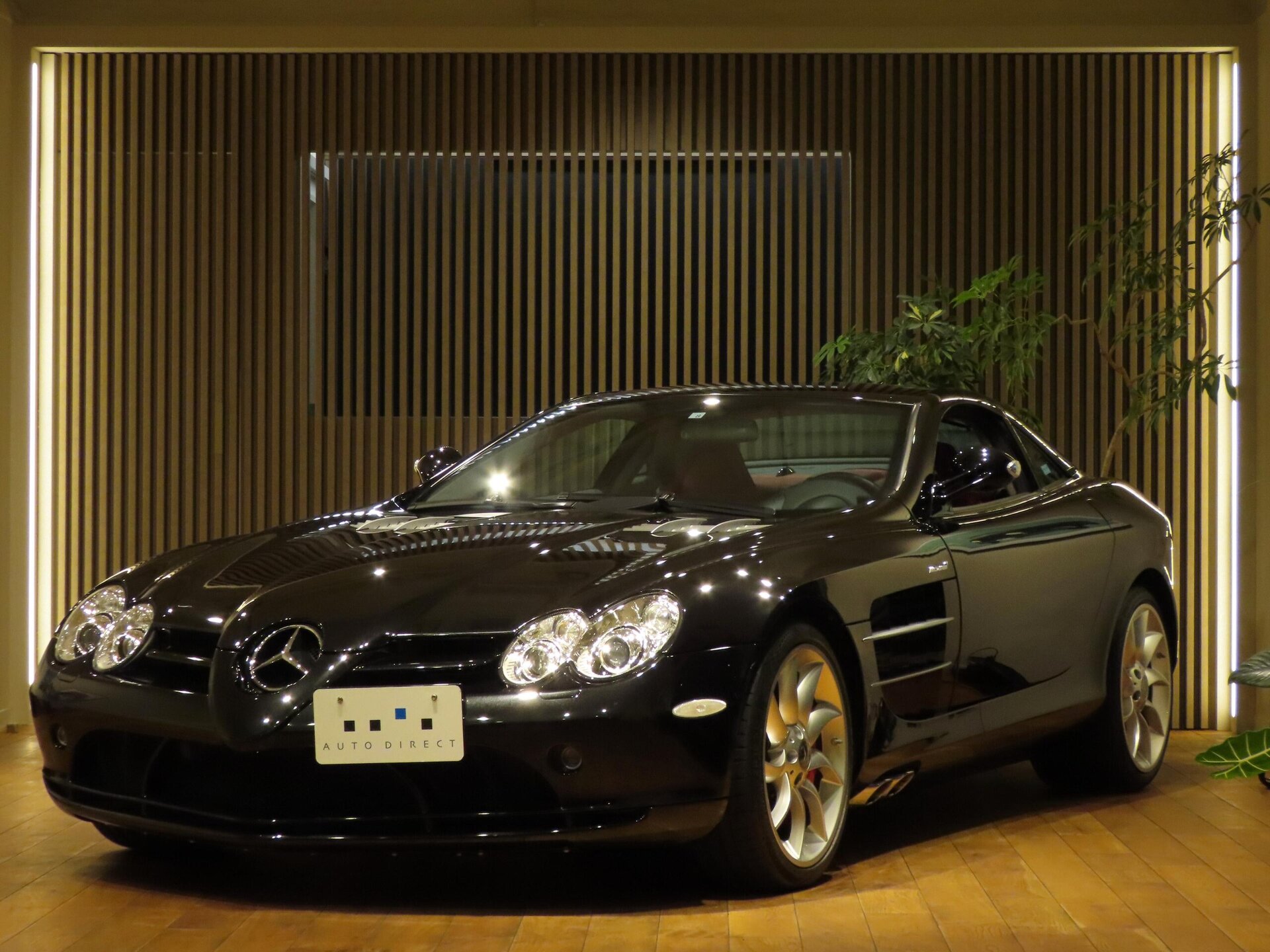 MERCEDES-BENZ SLR MCLAREN - View 1