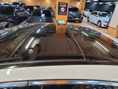 MERCEDES-BENZ E-CLASS - 8