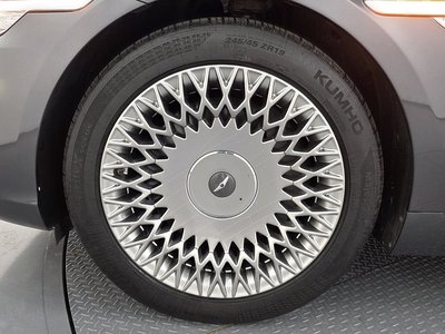 GENESIS G90 - 6