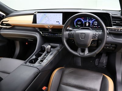 TOYOTA CROWN CROSSOVER - 6