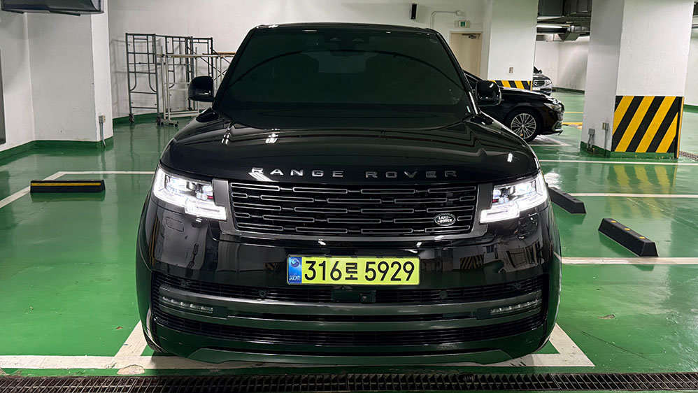 LAND ROVER RANGE ROVER - View 1