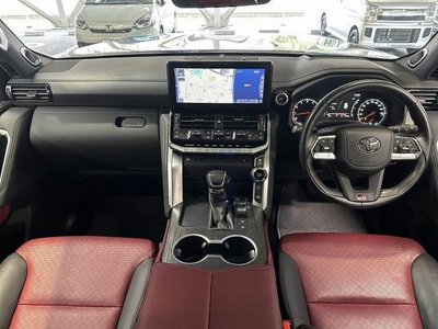 TOYOTA LAND CRUISER 300 - 3