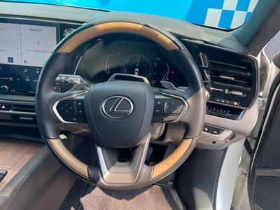 2023 Lexus RX photo 4
